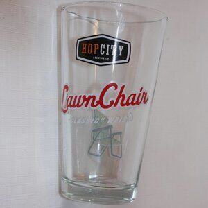 Hop City Lawn Chair Classic Weiss Pint Glass Etche